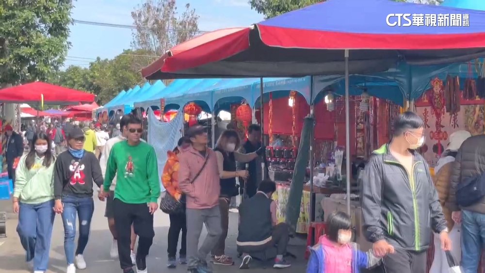 正港眷村味！　期間限定左營年貨大街滿滿人潮