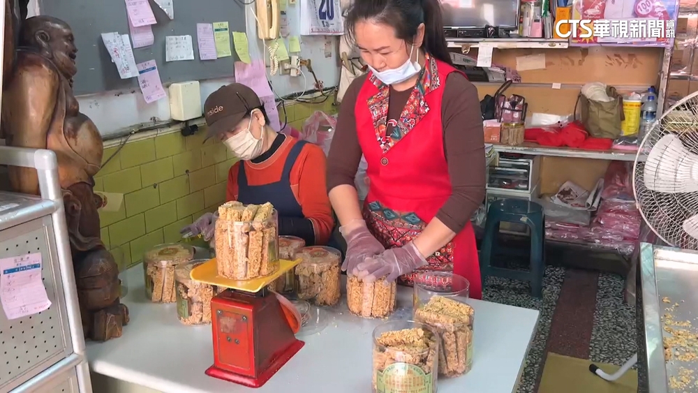 老字號花生糖太夯！　民眾一開賣就來還是買不到