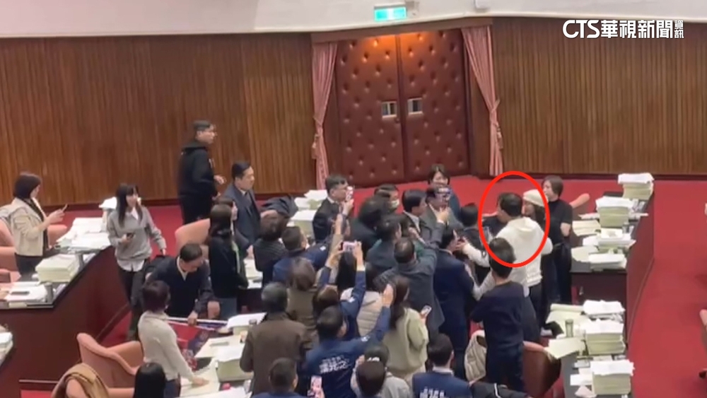 院會總預算續戰！　破400案表決立院「挑燈夜戰」