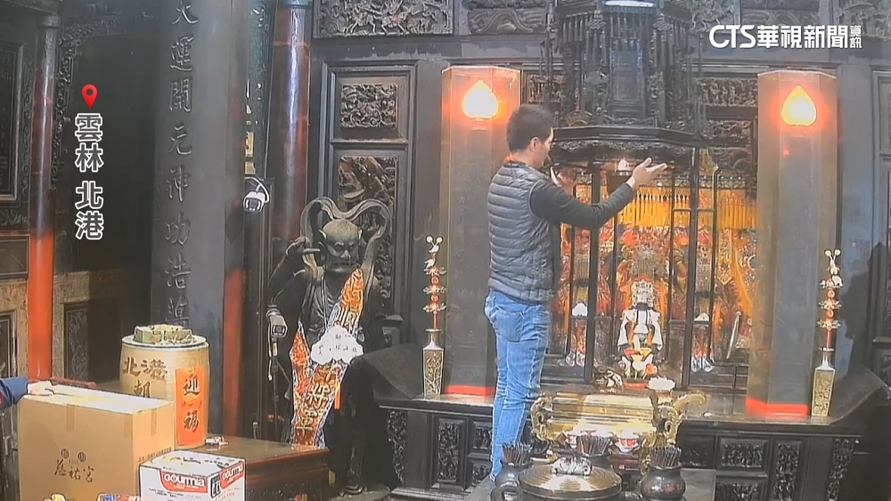 雲林北港朝天宮強震狂晃！　廟方人員衝大殿急護香火