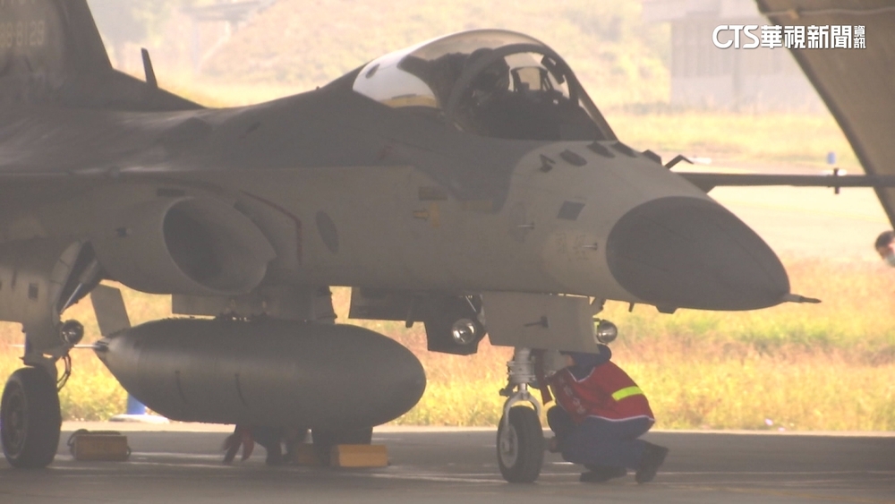 才升官4個月！　女士官長捲戰機進氣口亡　檢訊問4證人