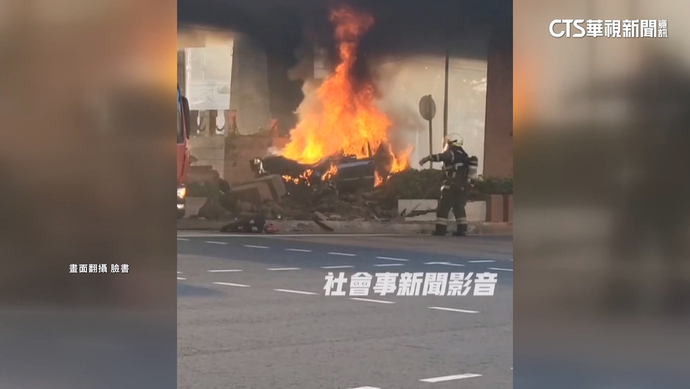 酒駕男自撞分隔島「火燒車」　上班尖峰害塞車
