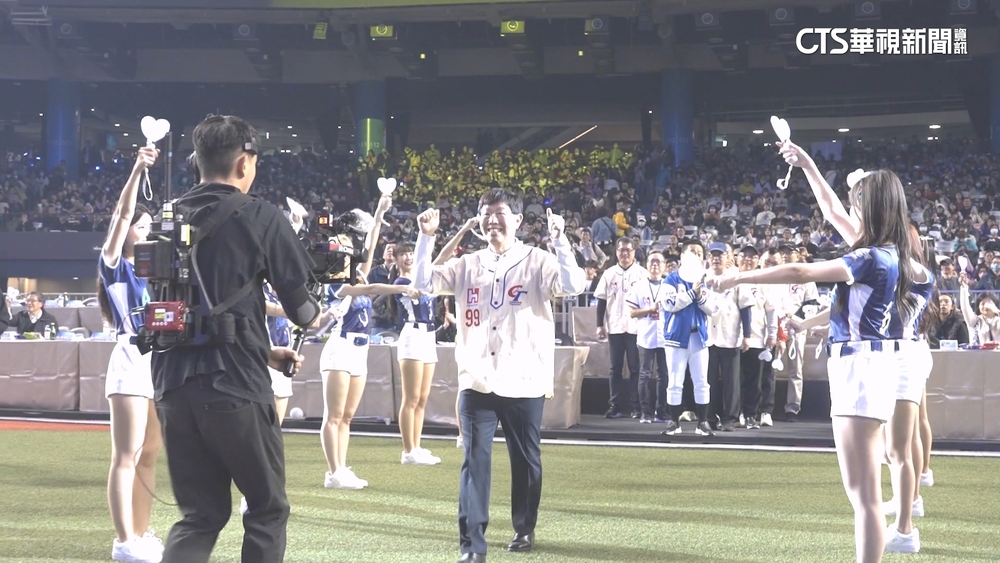 鴻海大巨蛋辦年終嘉年華　最大獎抽百萬元