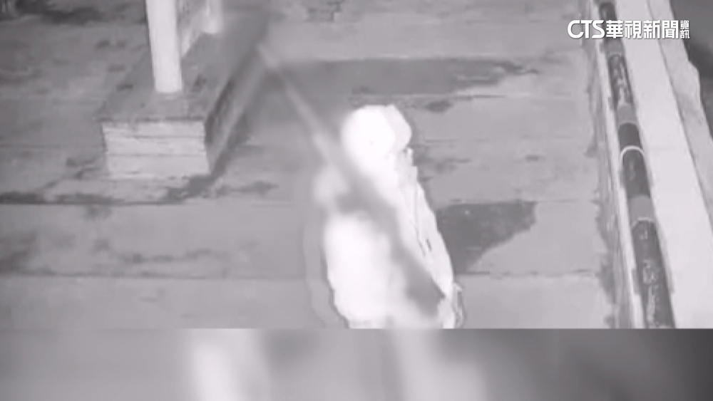 男半夜現身武嶺亭頂零下1.8度亮槍　警將追查