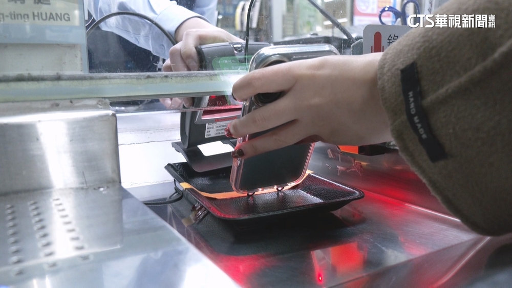 沒悠遊卡.現金免驚！　捷運「多元支付」購票也OK