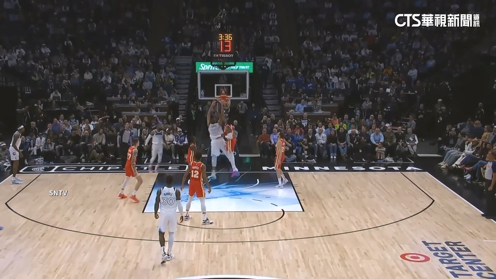 NBA絕命終結站？！　喇叭從天而降險砸到Gobert