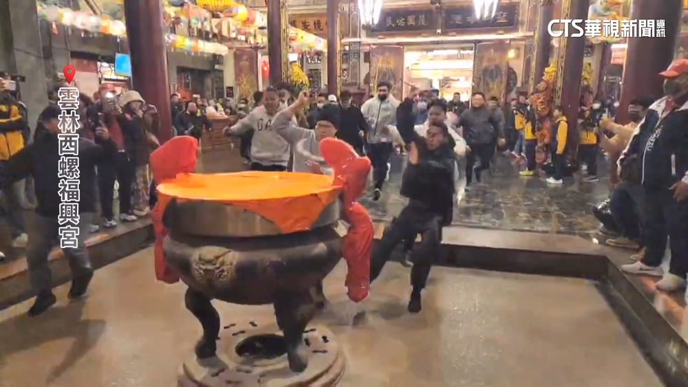 機械技師奪鎮瀾宮頭香 兄弟連莊福興宮