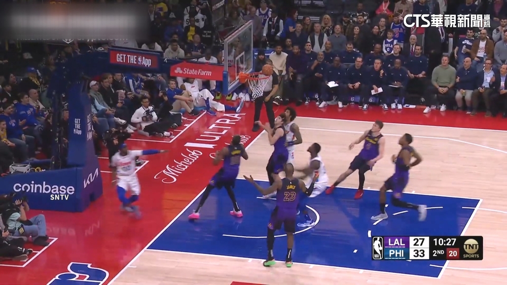 湖人近況好卻遇噩耗　AD飆分完隔天受傷退場