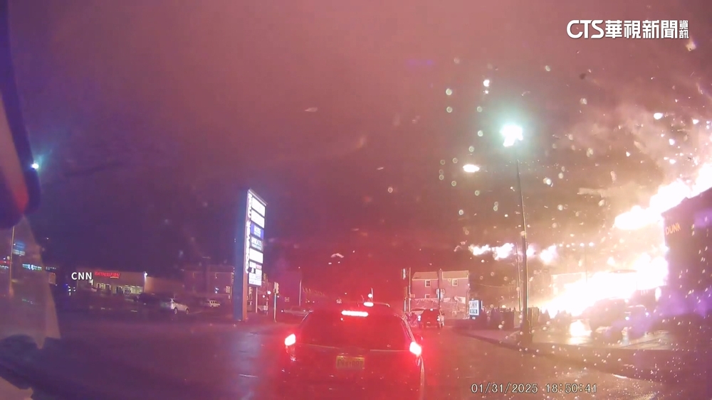 美國費城墜機　行車記錄器拍下墜毀瞬間