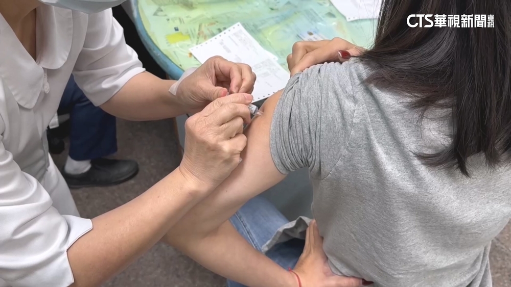 疾管署增購10萬劑流感疫苗　估20日供11類高風險對象公費接種