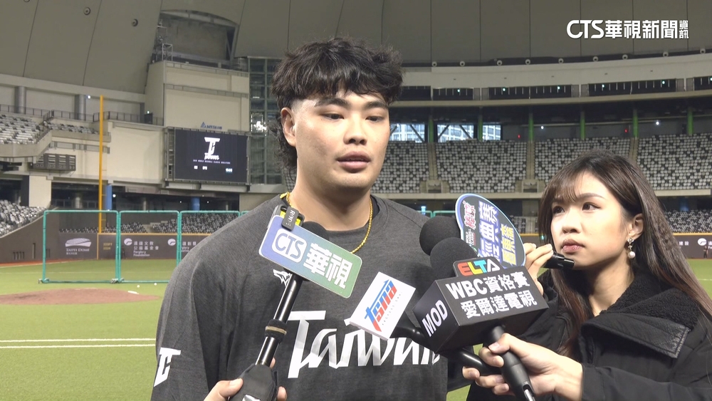 陳柏毓集訓投打展威力　張育成揮棒受擠壓斷棒