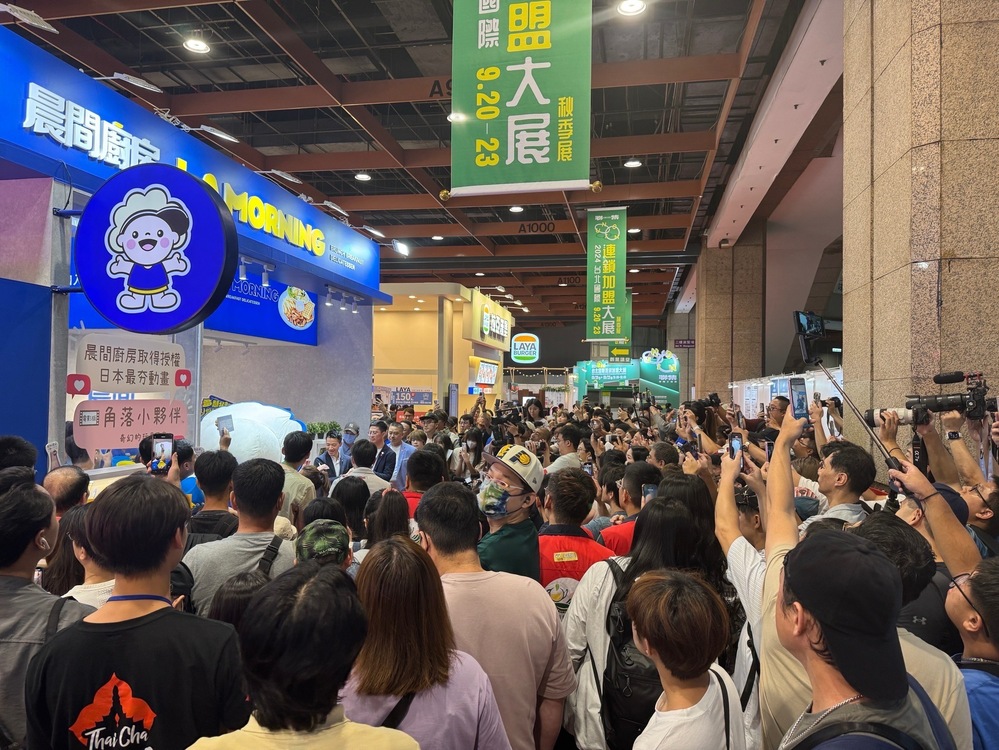 2025春季加盟展情人節登場　啦啦隊女神李雅英陪民眾一起吃美食