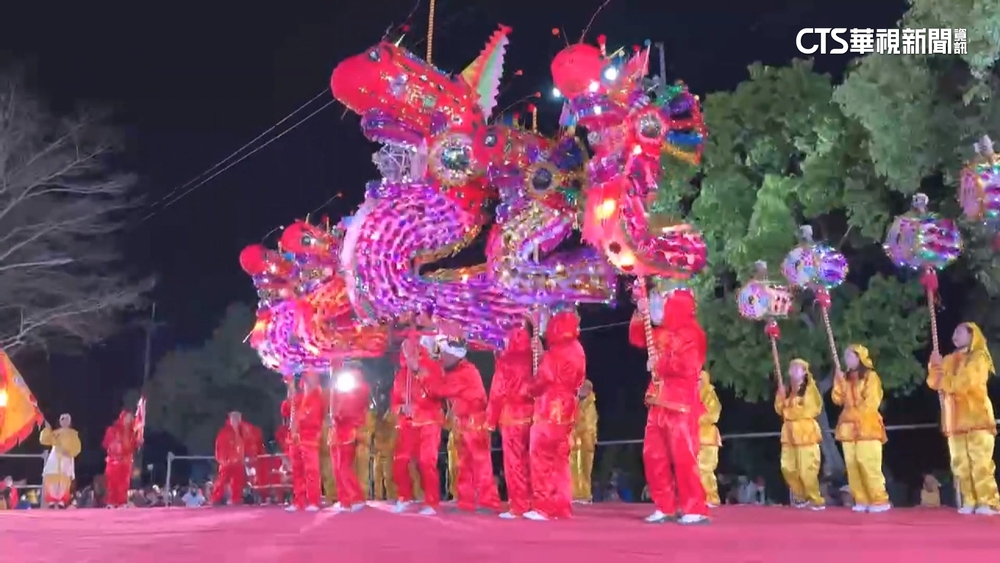 苗栗炸龍嘉年華登場　國內外表演團隊踩街慶元宵