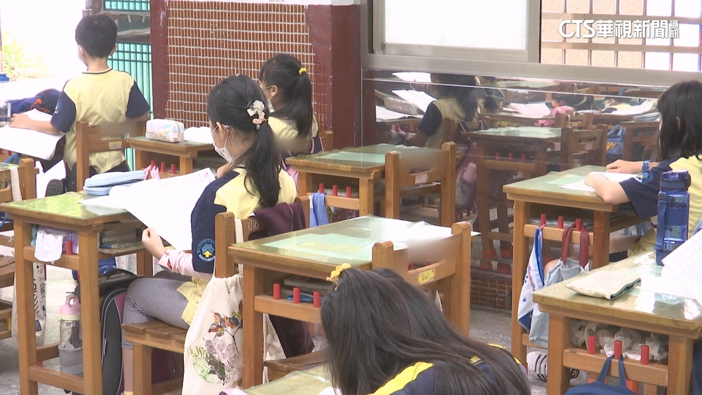 家長注意「非明天週一開學」　老師傳訊提醒：週二才開學