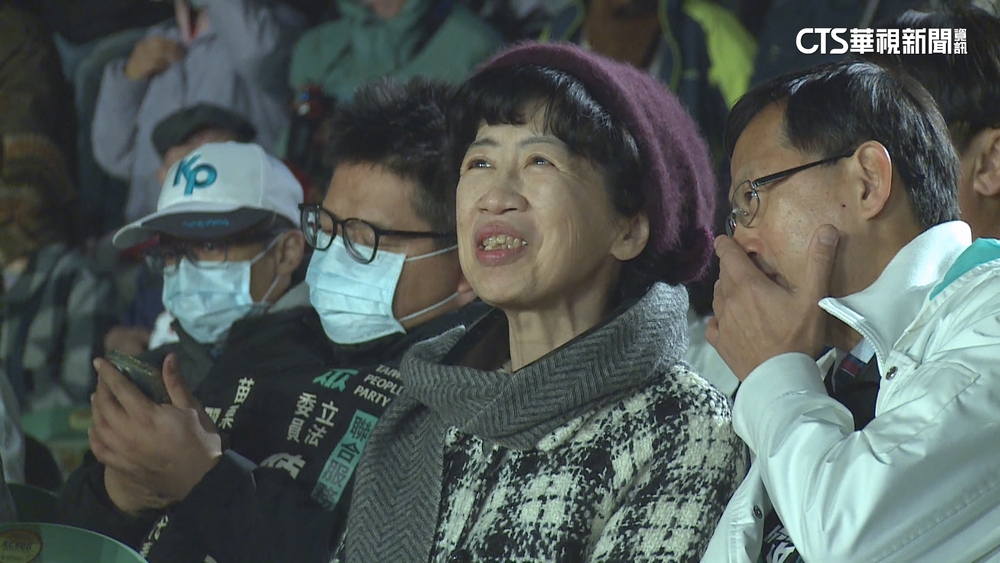 苗栗火旁龍之夜　柯文哲妻子陳佩琪現身　蔡壁如也來