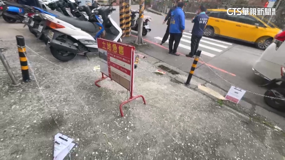 2坪國有地遭圍鐵鍊　民眾繞道跨越跌倒受傷頻傳