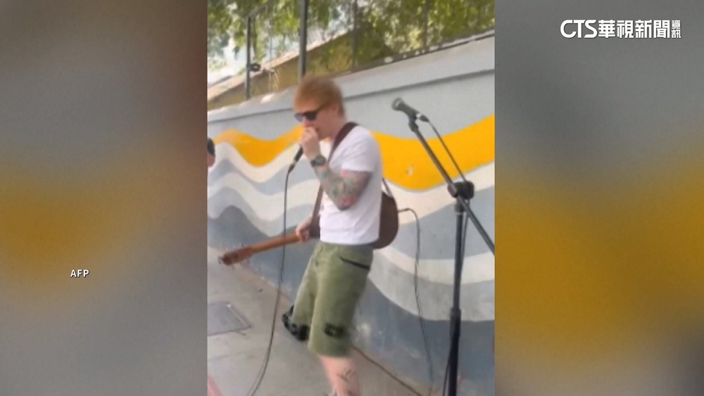 紅髮艾德印度街頭獻唱！慘遭警員拔麥克風喊卡