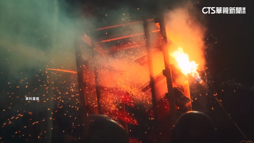 台南鹽水蜂炮熱鬧揭序幕！　250座炮城開炸2天2夜