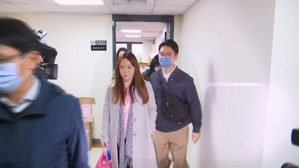疑涉詐領助理費　辦公室服務處遭檢調搜索　陳怡君：請大家相信我的清白