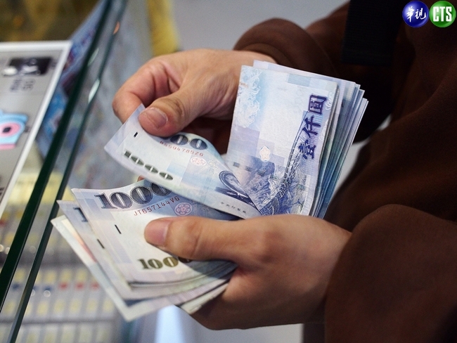 稅收高出預算創新高！藍推普發現金1萬元　政院：應先處理總預算案