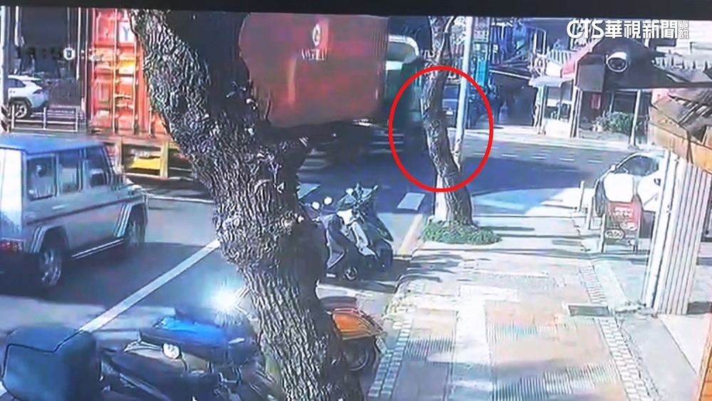 疑「內輪差」視線死角　越籍空服員遭聯結車輾斃