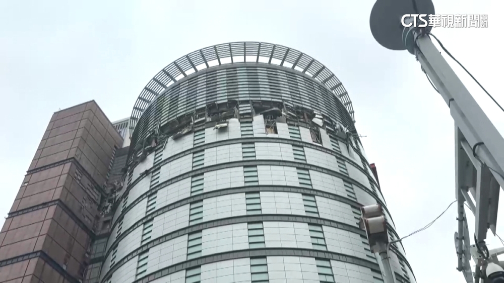 台中新光三越氣爆「高樓噴飛4人」？　消防局長揭真相
