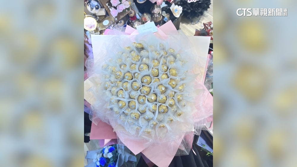 超傻眼！情人節花7千買99朵玫瑰　出貨竟「只有金莎」