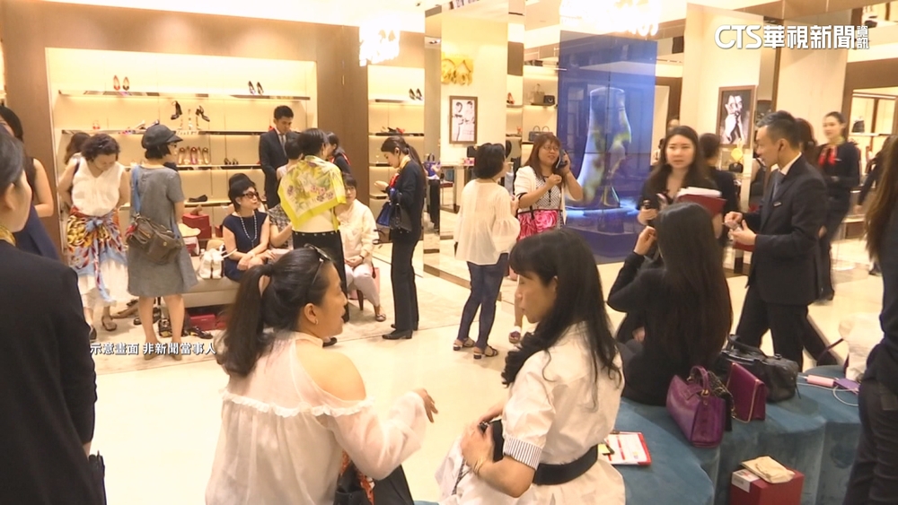 新光三越中港店無限期停業！　305名正職員工「有薪假」