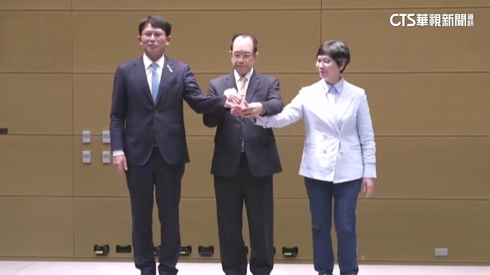 8903票vs.360票　黃國昌輾壓蔡壁如當選民眾黨主席