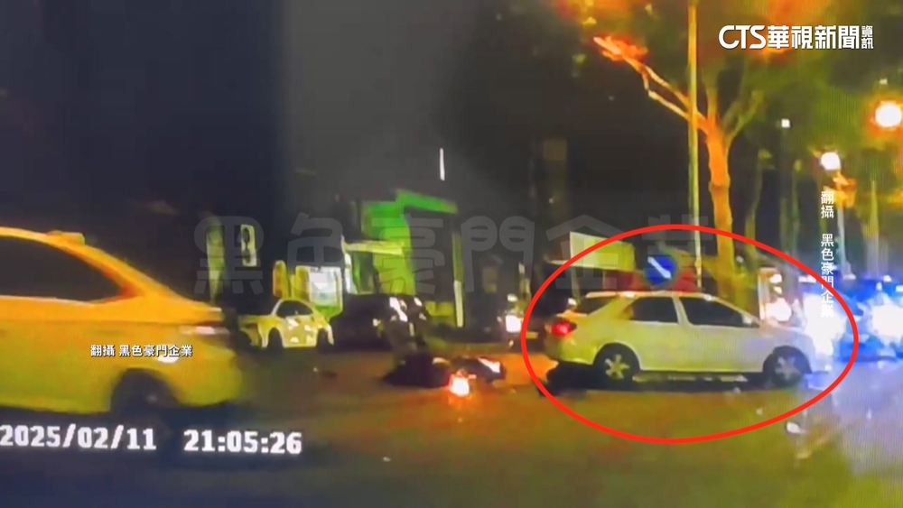 七旬翁駕車撞機車　倒車撞路人又輾騎士重傷