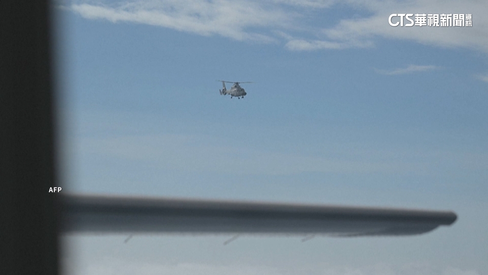 解放軍直升機危險逼近　菲律賓控中「公然無視航空法」