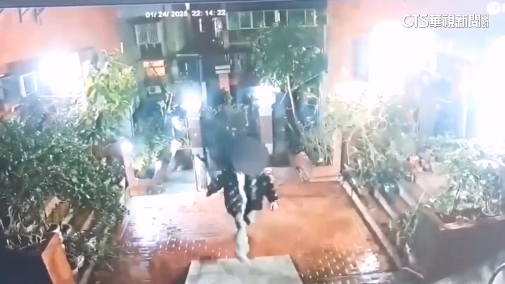 疑買車糾紛爆衝突　男返家途中遭刺臀部嫌落網