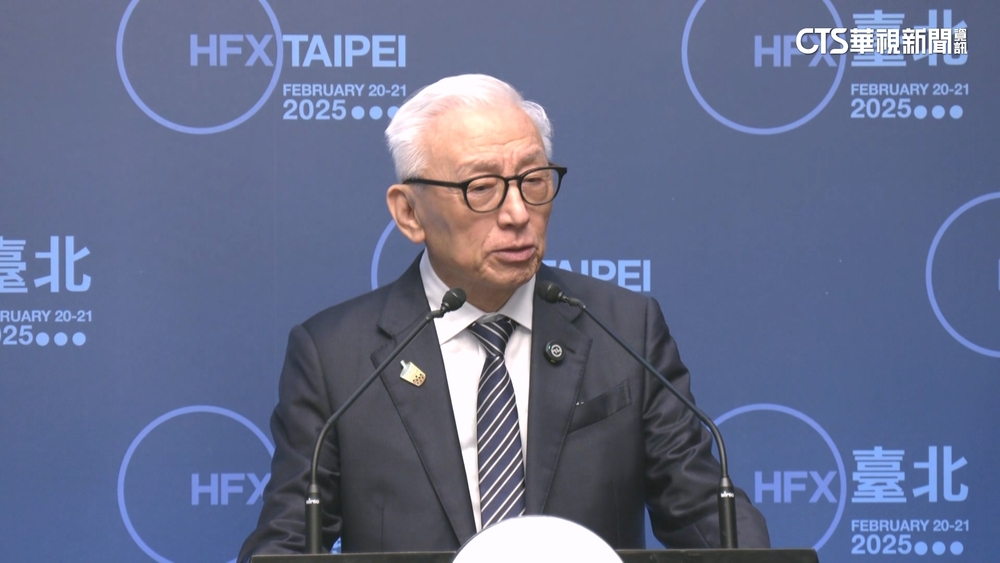 謝寒冰爆「私密照」　曹興誠首露面批：不入流抹黑