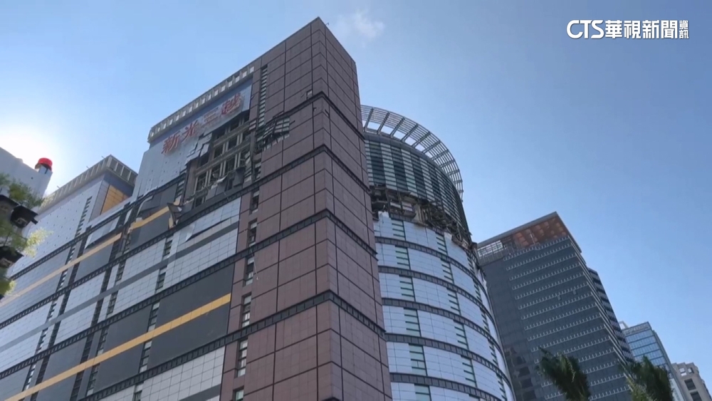 百萬貨品卡館內！　廠商壓力大　新光：規劃臨時通道