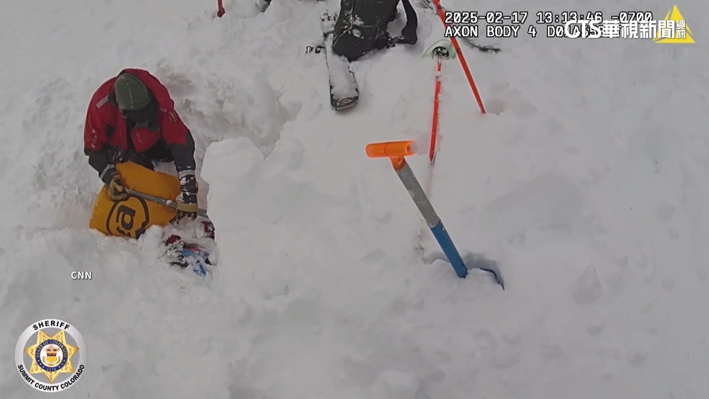 美國雪地摩托車手遇雪崩　遭埋逾1小時幸運獲救