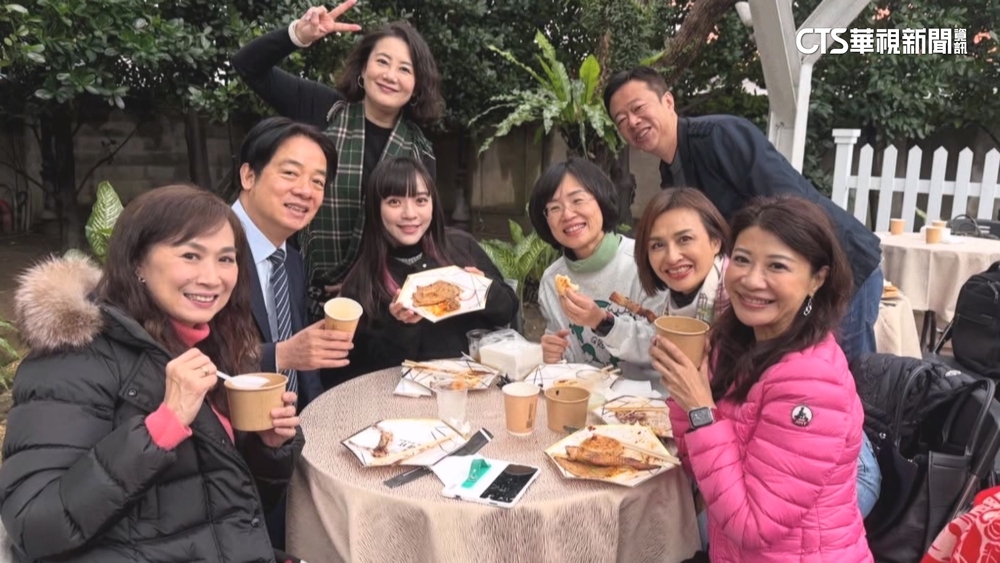 民進黨立委齊聚官邸烤肉照曝光　林俊憲：凝聚黨內團結