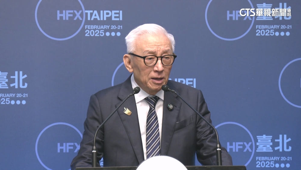 翁曉玲控要捐1500萬沒捐？　曹興誠：支票給了校長