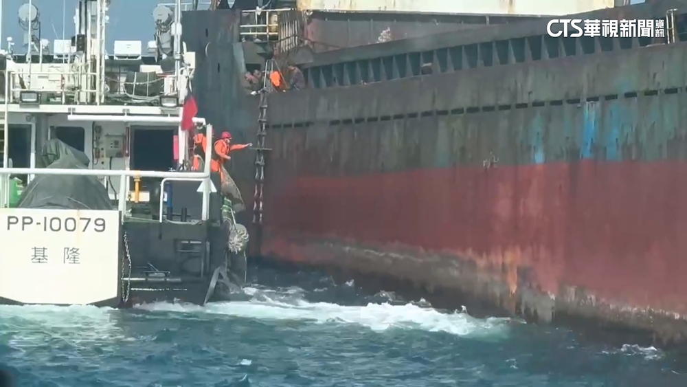 中資背景貨輪疑拖斷「台澎三號」海纜　8中籍船員被帶回