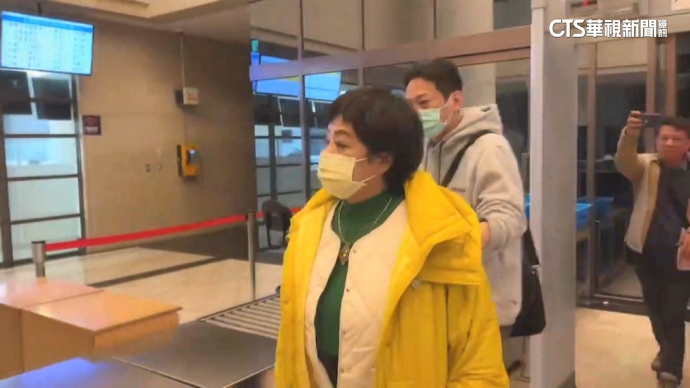 疑為「殺警兒」行賄監所人員　易淑寬晚間赴地檢偵訊