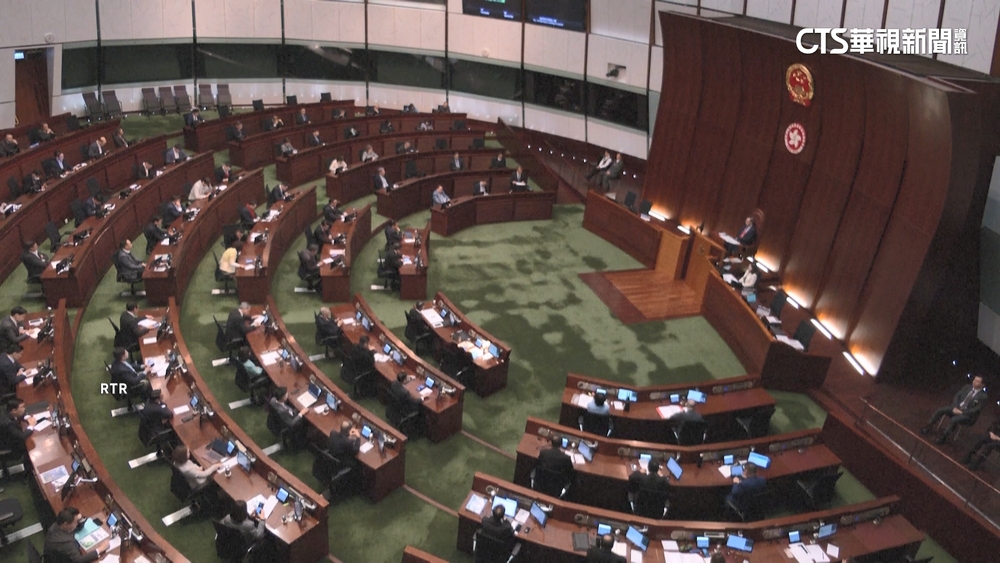 連年財政赤字　港府宣布大幅減少支出