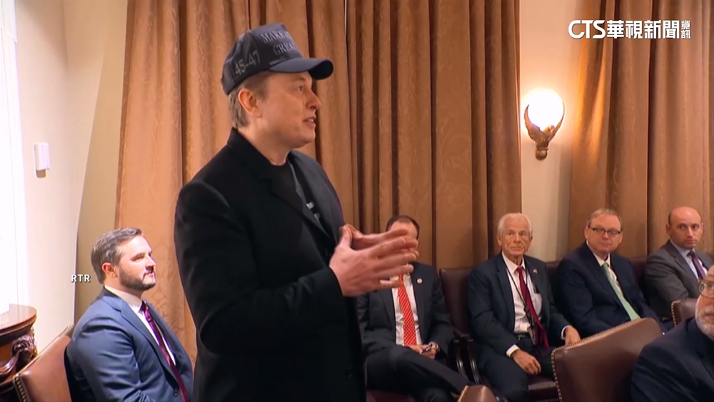 川普首開內閣會議　馬斯克出席自稱：技術支援