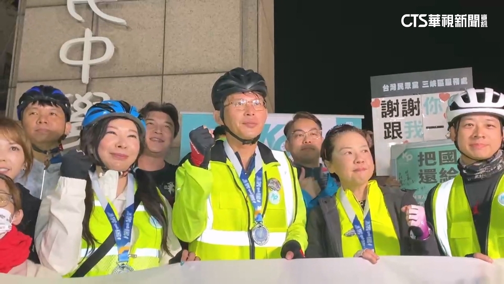 率民眾黨一日北高延續傳統　黃國昌：盼柯明年一起騎