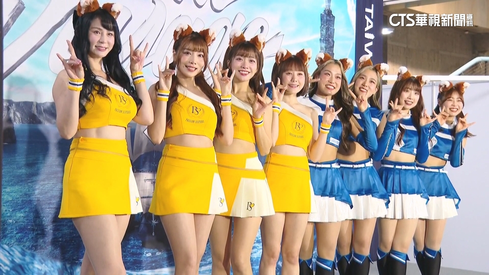 火腿隊雙胞胎「水落姊妹」來台　跳「狐狸舞」球迷爭睹