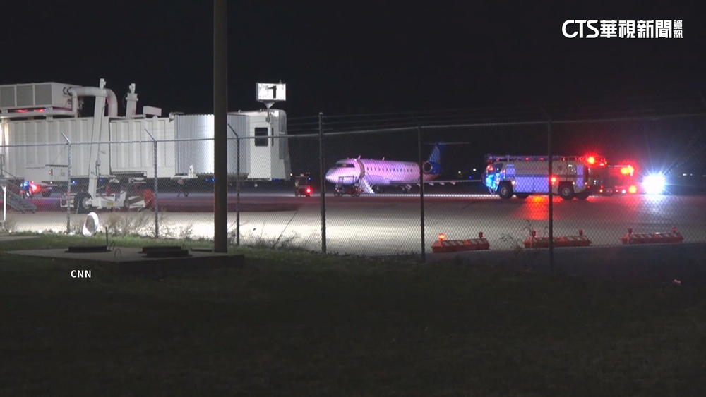 美聯航遇亂流5人受傷！　急降德州機場送醫