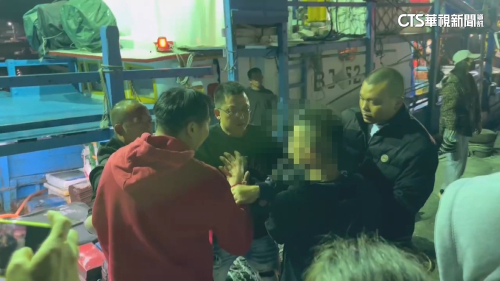 彭佳嶼火燒船5獲救2失聯　船長父聞噩耗癱軟