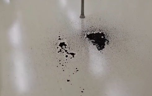 捷運車廂天花板「流出不明黑汁」　北捷解釋原因了