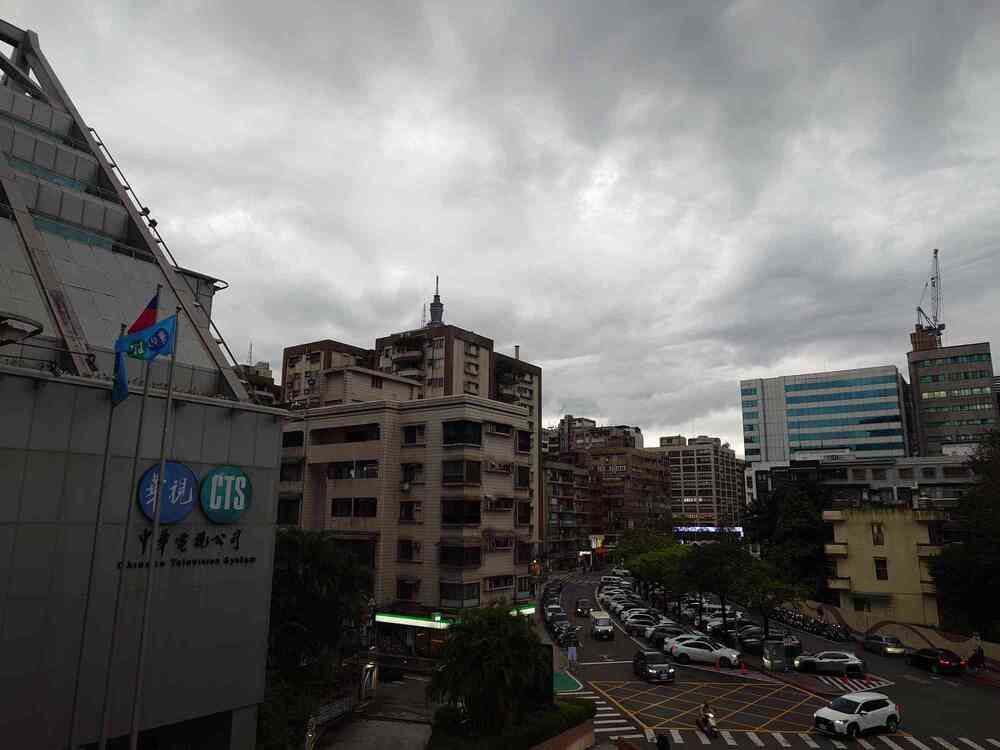 下班注意！大雷雨轟6縣市　慎防冰雹、強大雨勢、陣風
