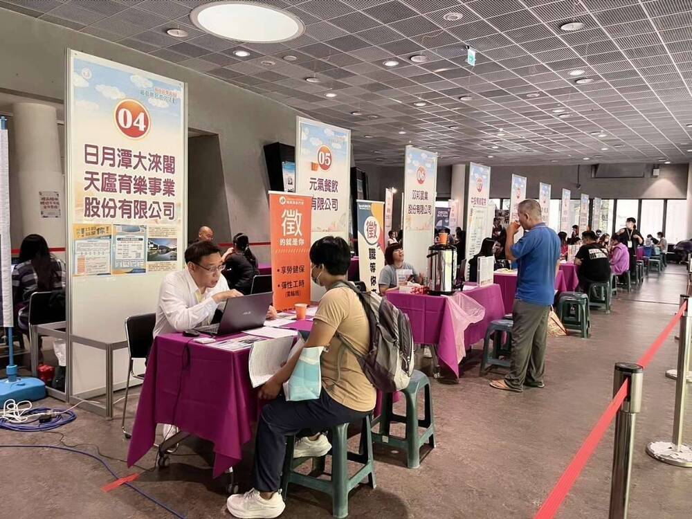 中彰投分署3/8聯合徵才　釋600多個職缺　百萬年薪不是夢