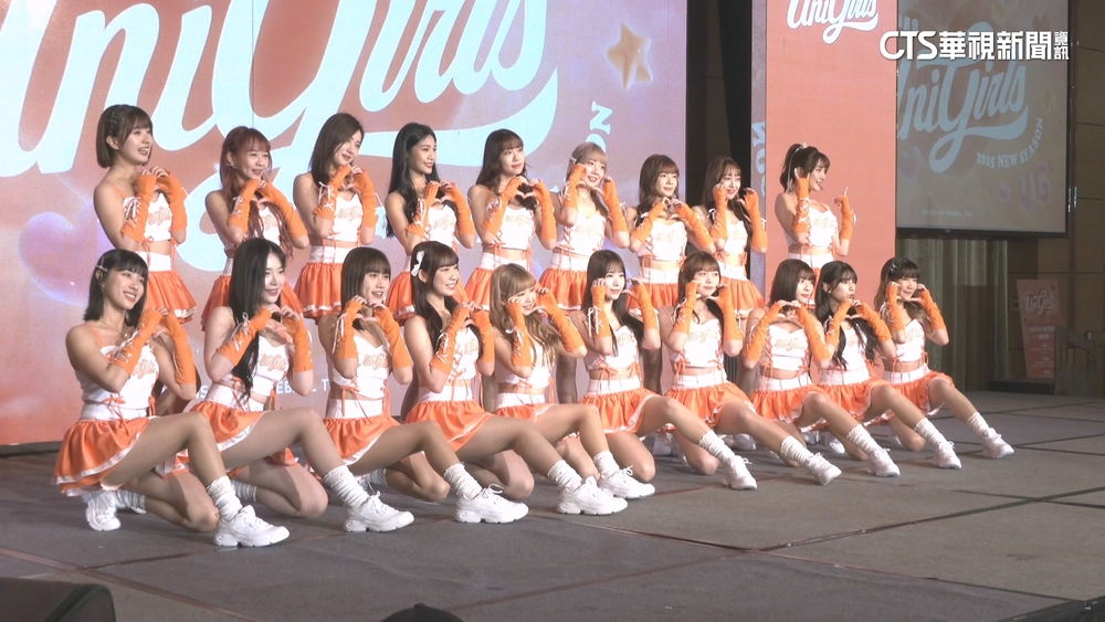UniGirls新制服亮相！　齊跳年度主題曲活力四射