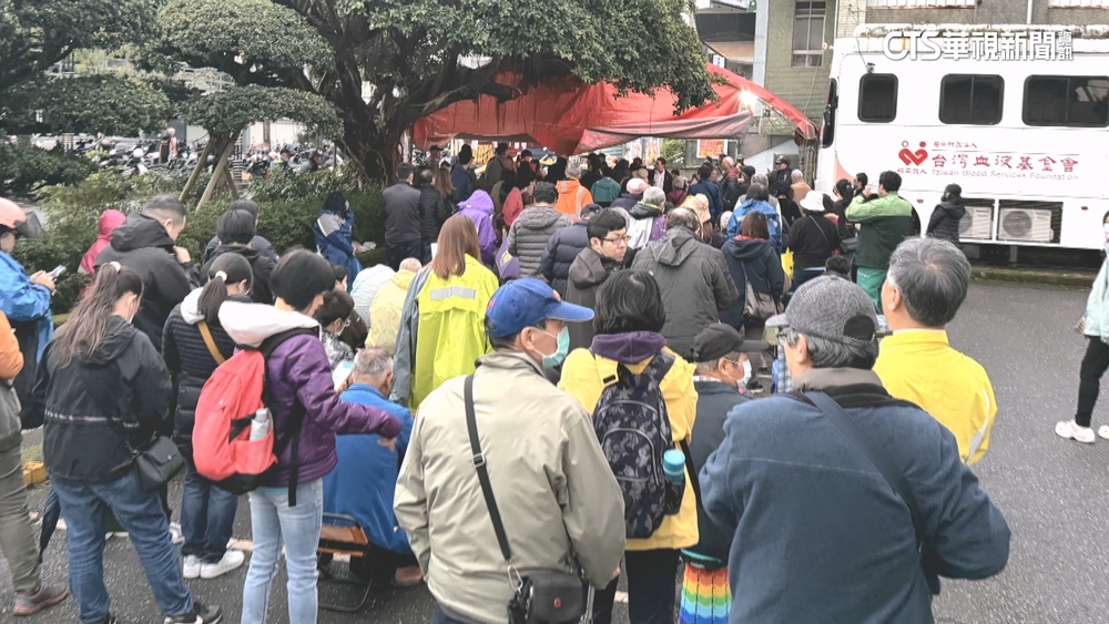 羅東呷拜拜席開500桌！　搶頭香前一天中午就卡位